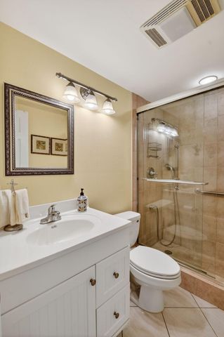 600 Horizon W 207, Boynton Beach, FL 33435