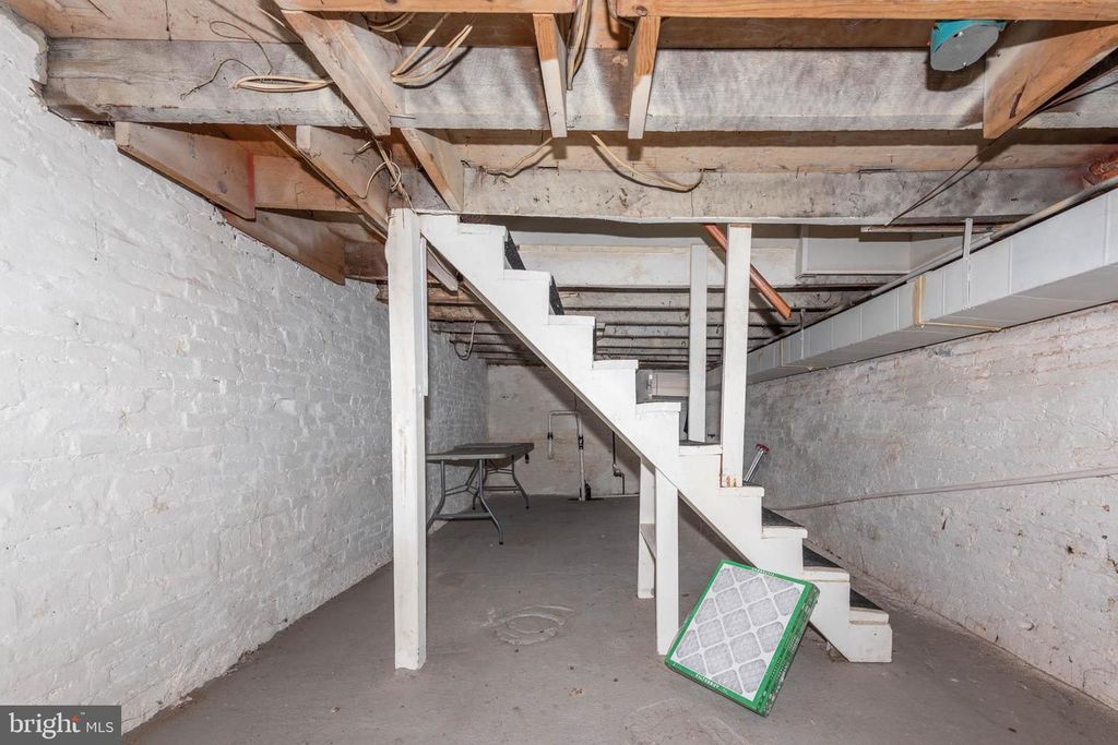 Image 15 of property listing at 108 W HEATH ST, Baltimore, MD 21230