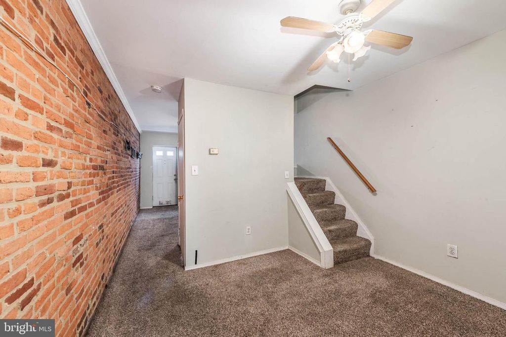 Image 4 of property listing at 108 W HEATH ST, Baltimore, MD 21230
