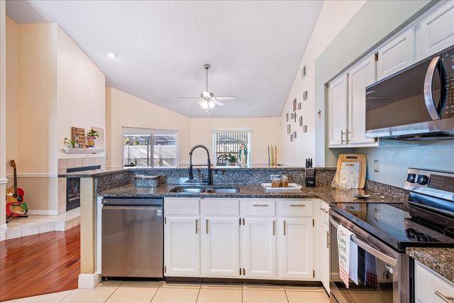 2821 LONE FEATHER DRIVE, Orlando, FL 32837