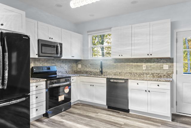 1084 Ben Collier Rd, Charlotte, TN 37036