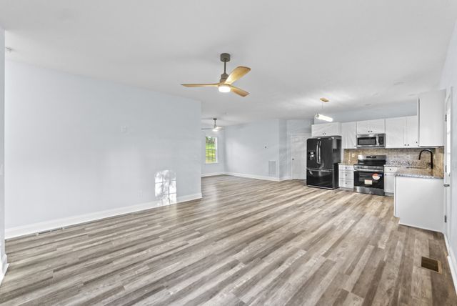 1084 Ben Collier Rd, Charlotte, TN 37036