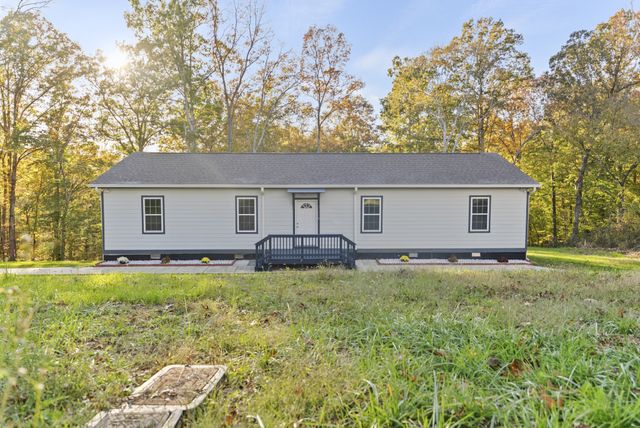 1084 Ben Collier Rd, Charlotte, TN 37036