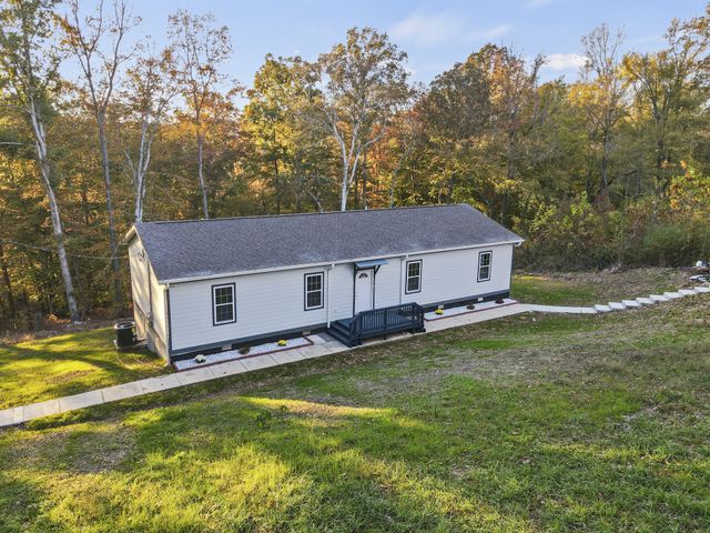 1084 Ben Collier Rd, Charlotte, TN 37036