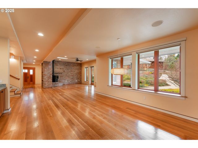 509 JASMINE Way, Roseburg, OR 97471