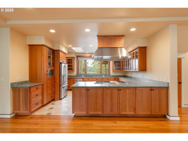 509 JASMINE Way, Roseburg, OR 97471