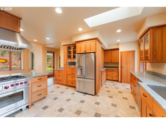 509 JASMINE Way, Roseburg, OR 97471