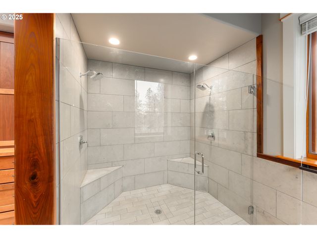 509 JASMINE Way, Roseburg, OR 97471