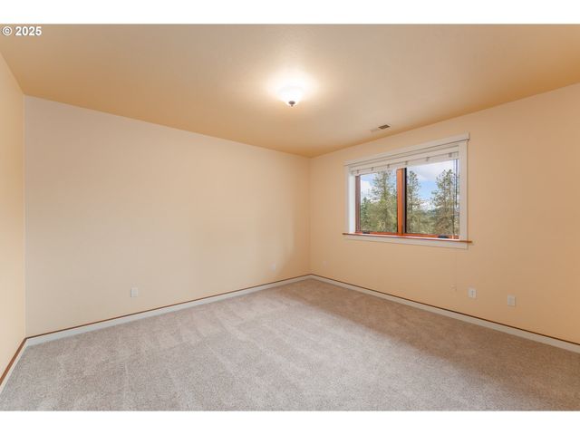 509 JASMINE Way, Roseburg, OR 97471