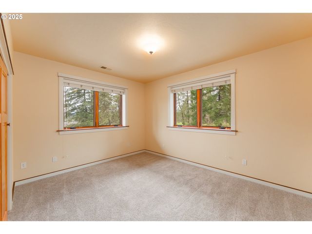 509 JASMINE Way, Roseburg, OR 97471