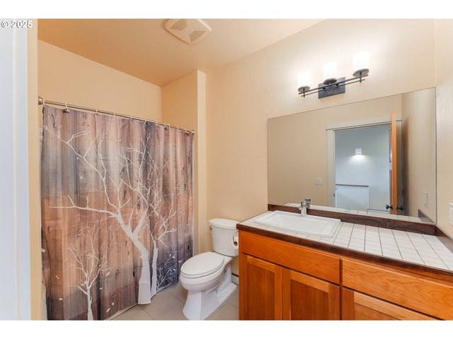 509 JASMINE Way, Roseburg, OR 97471