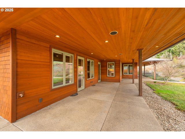 509 JASMINE Way, Roseburg, OR 97471