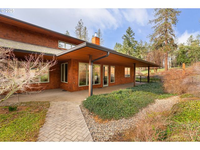 509 JASMINE Way, Roseburg, OR 97471