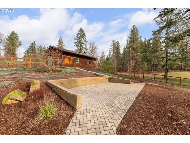 509 JASMINE Way, Roseburg, OR 97471