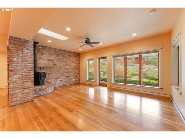 509 JASMINE Way, Roseburg, OR 97471