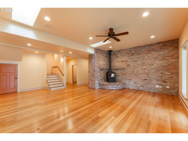 509 JASMINE Way, Roseburg, OR 97471