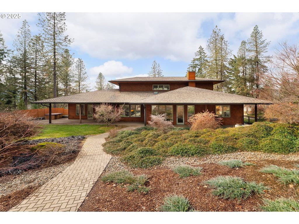 509 JASMINE Way, Roseburg, OR 97471