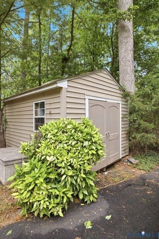 8608 Old Brompton Rd, Chesterfield, VA 23832