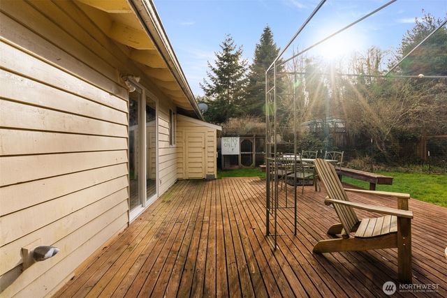 39017 Sherlind Drive NE, Hansville, WA 98340