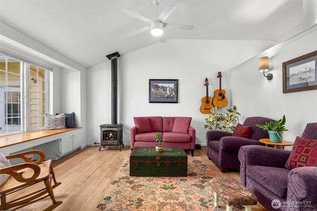 39017 Sherlind Drive NE, Hansville, WA 98340