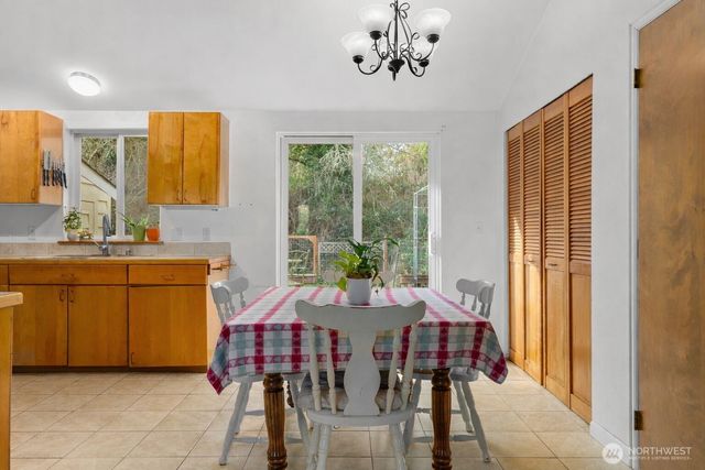 39017 Sherlind Drive NE, Hansville, WA 98340