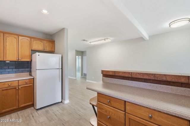 1046 E CLARENDON Avenue, Phoenix, AZ 85014