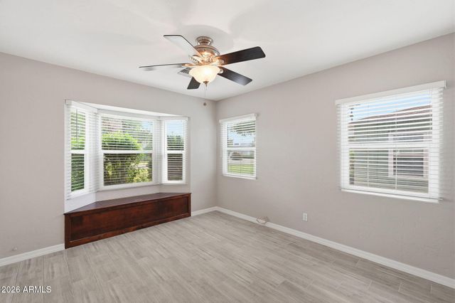 1046 E CLARENDON Avenue, Phoenix, AZ 85014