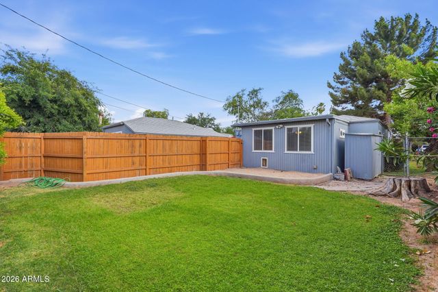 1046 E CLARENDON Avenue, Phoenix, AZ 85014