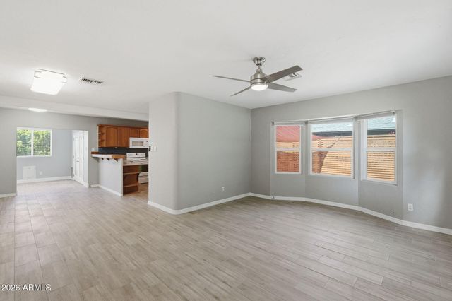 1046 E CLARENDON Avenue, Phoenix, AZ 85014