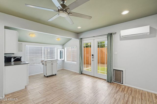 1046 E CLARENDON Avenue, Phoenix, AZ 85014