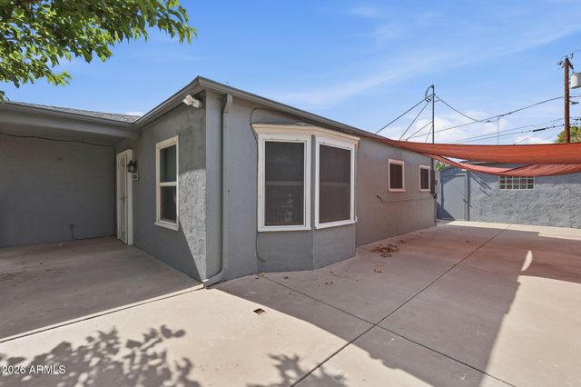 1046 E CLARENDON Avenue, Phoenix, AZ 85014