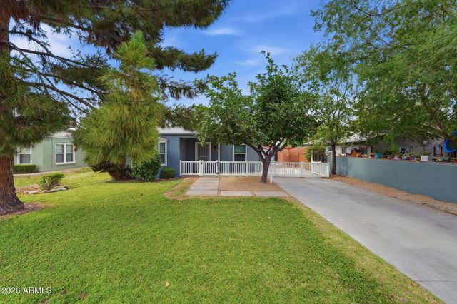 1046 E CLARENDON Avenue, Phoenix, AZ 85014