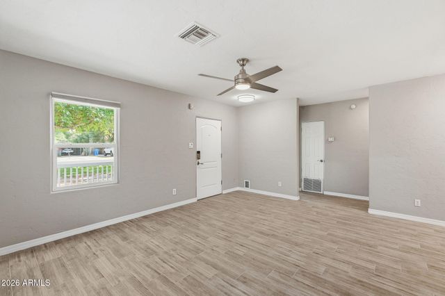 1046 E CLARENDON Avenue, Phoenix, AZ 85014