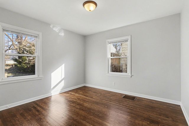 64 Pleasant Avenue, Battle Creek, MI 49015