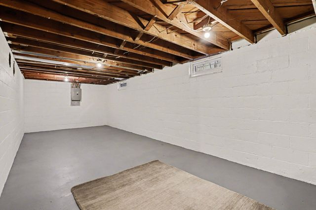 64 Pleasant Avenue, Battle Creek, MI 49015