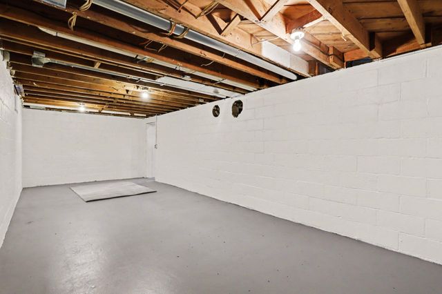 64 Pleasant Avenue, Battle Creek, MI 49015