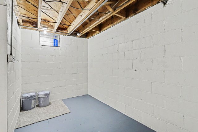 64 Pleasant Avenue, Battle Creek, MI 49015