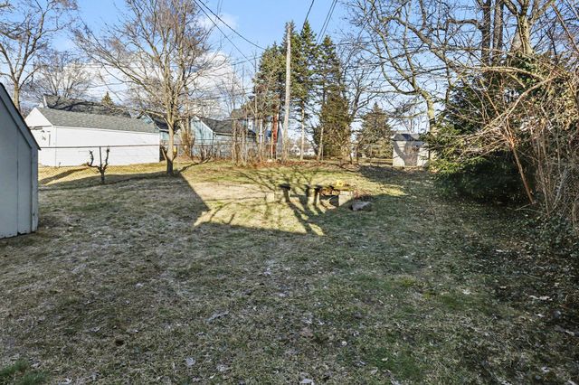 64 Pleasant Avenue, Battle Creek, MI 49015