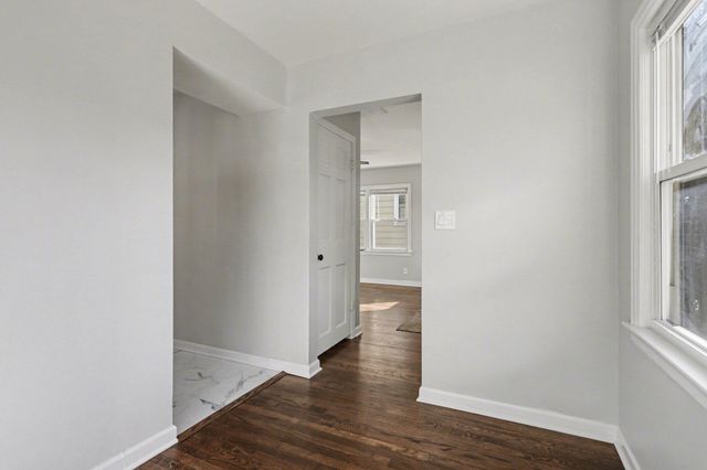 64 Pleasant Avenue, Battle Creek, MI 49015