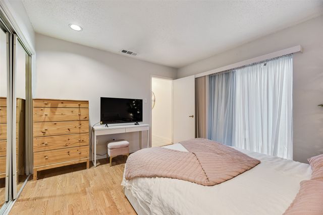 1801 Woodview Court, Grand Prairie, TX 75050