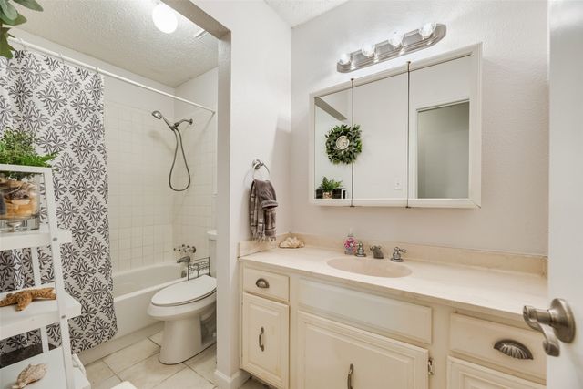 1801 Woodview Court, Grand Prairie, TX 75050