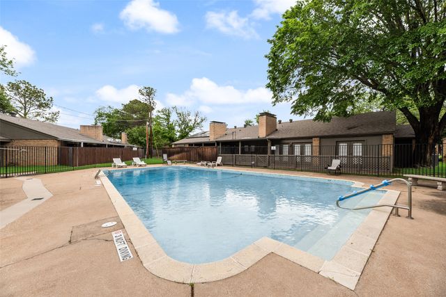 1801 Woodview Court, Grand Prairie, TX 75050