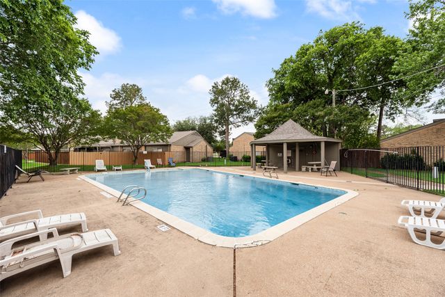1801 Woodview Court, Grand Prairie, TX 75050