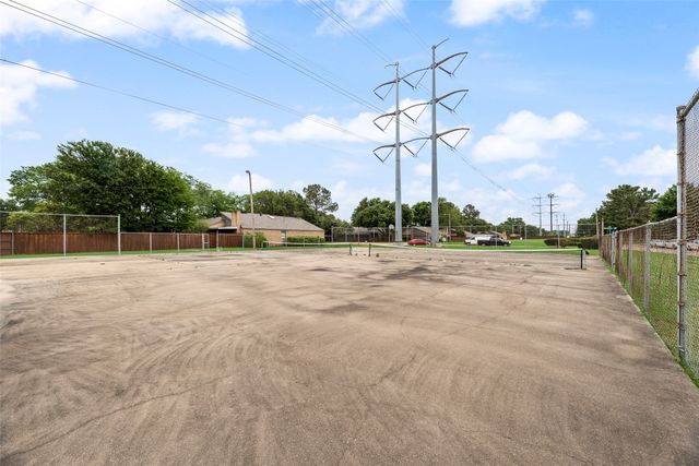 1801 Woodview Court, Grand Prairie, TX 75050