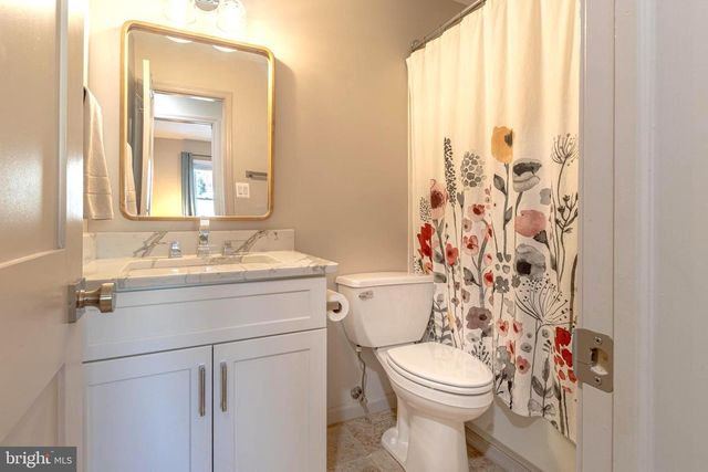 8513 BRAEBURN DR, Annandale, VA 22003