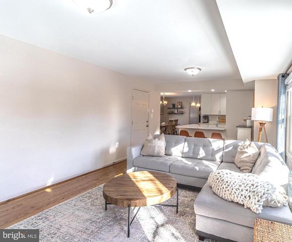 8513 BRAEBURN DR, Annandale, VA 22003