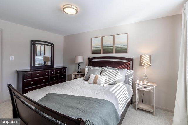 8513 BRAEBURN DR, Annandale, VA 22003