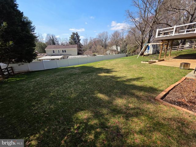 8513 BRAEBURN DR, Annandale, VA 22003