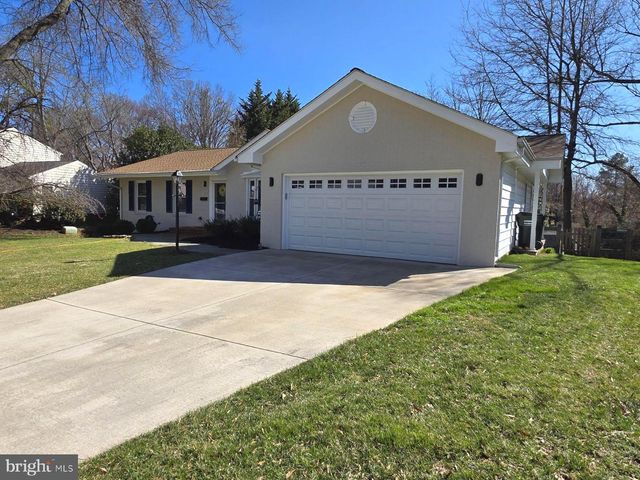 8513 BRAEBURN DR, Annandale, VA 22003