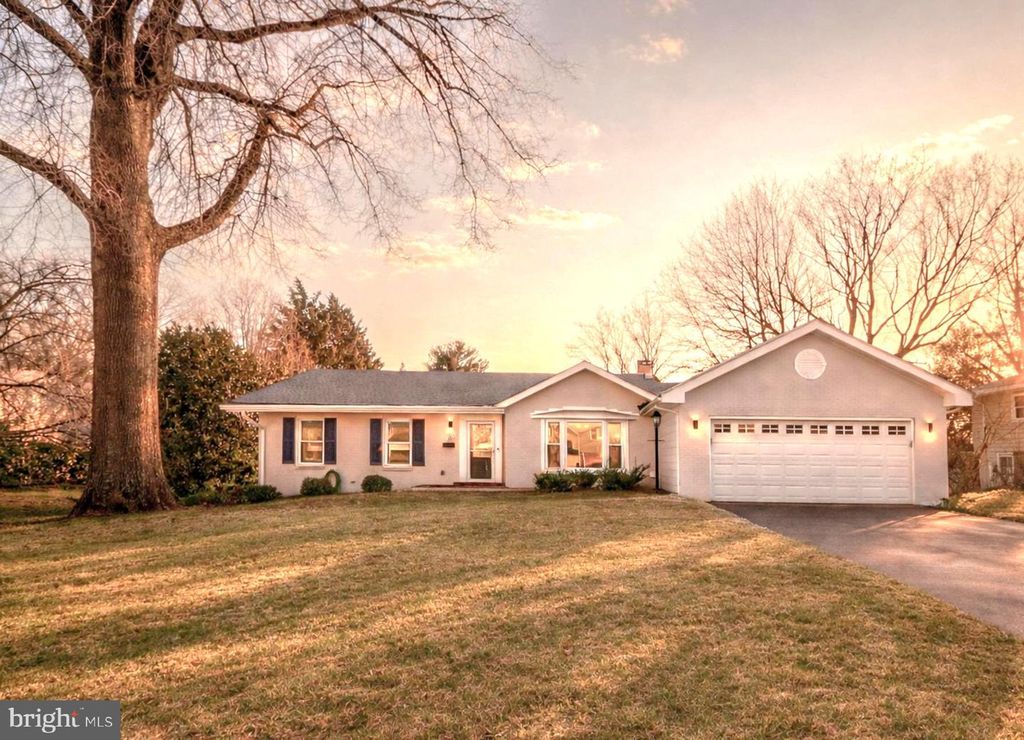 8513 BRAEBURN DR, Annandale, VA 22003